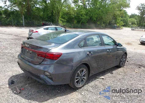 2024 Kia Forte Lxs z USA, uszkodzony, nr VIN 3KPF24AD6RE776747
